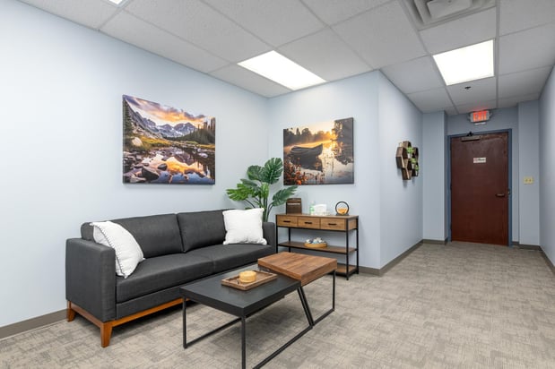 Images Pasadena Villa Outpatient Treatment Center - Quad Cities