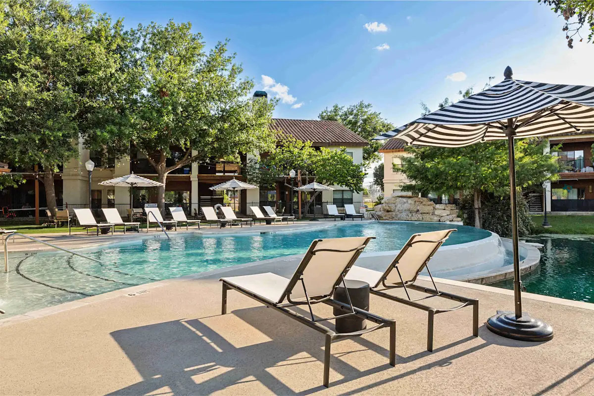 swimming pool at The Landmark 