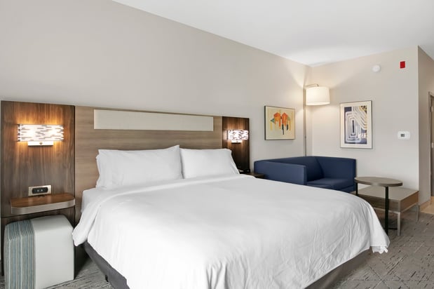 Images Holiday Inn Express Gulfport Beach by IHG