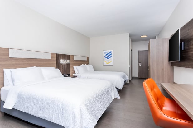 Images Holiday Inn Express & Suites Lancaster by IHG