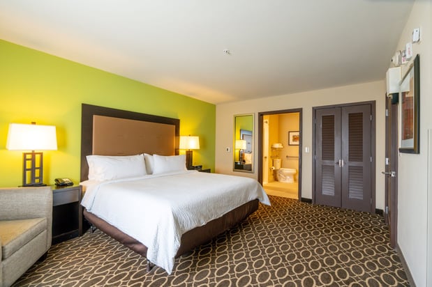 Images Holiday Inn Murfreesboro by IHG