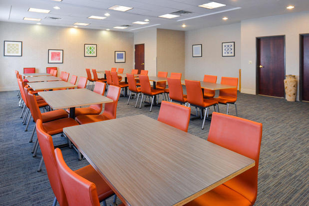Images Holiday Inn Express & Suites Abilene Mall South by IHG