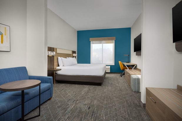 Images Holiday Inn Express & Suites Greensboro - Airport Area by IHG