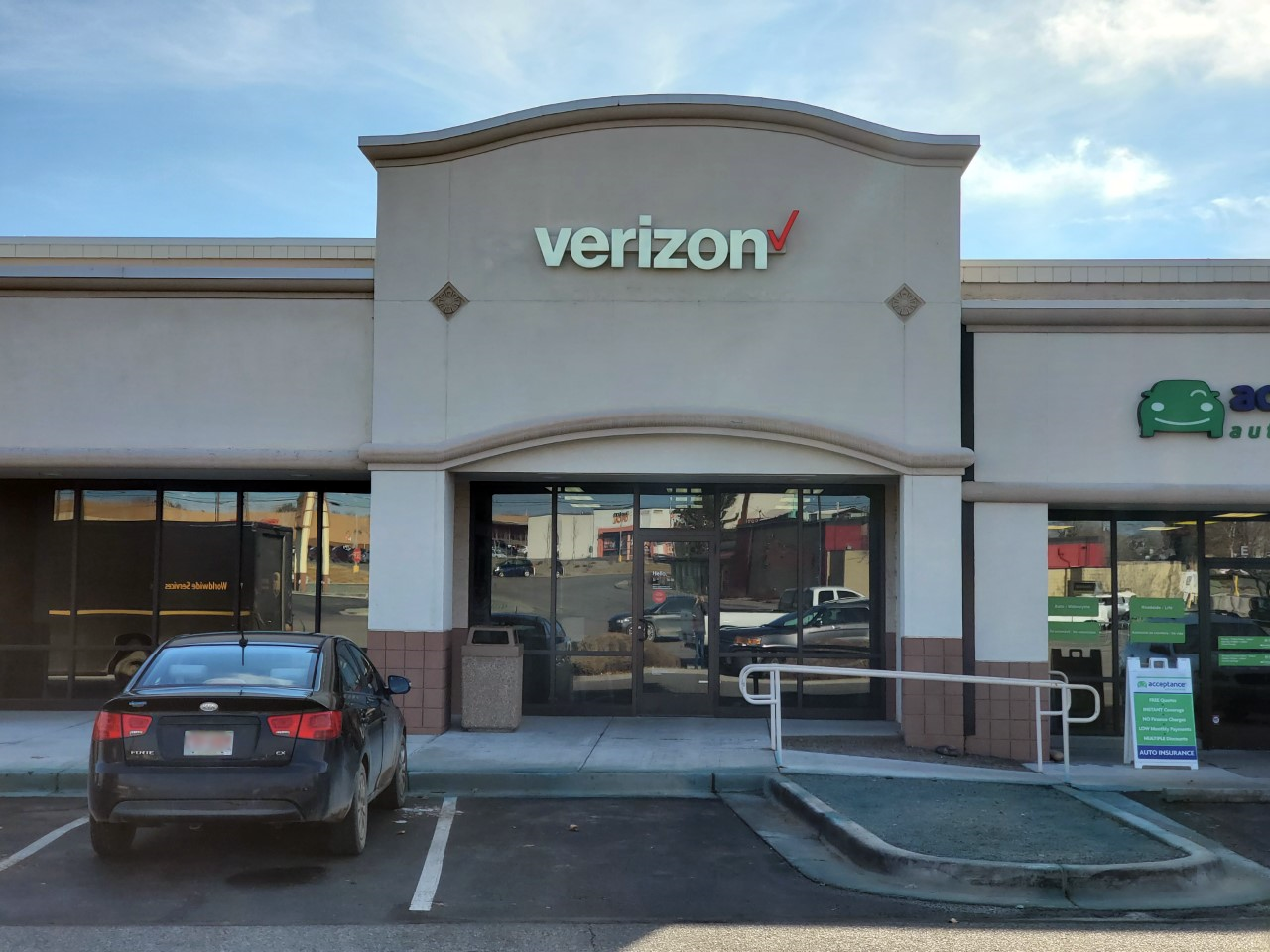 Verizon Authorized Retailer – GoWireless Photo