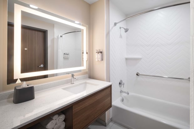 Images Holiday Inn Montgomery Airport South by IHG