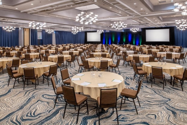 Images Holiday Inn Portland - Columbia Riverfront by IHG