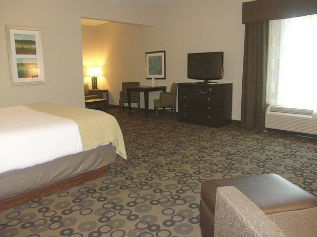 Images Holiday Inn Express & Suites Cleveland Northwest by IHG