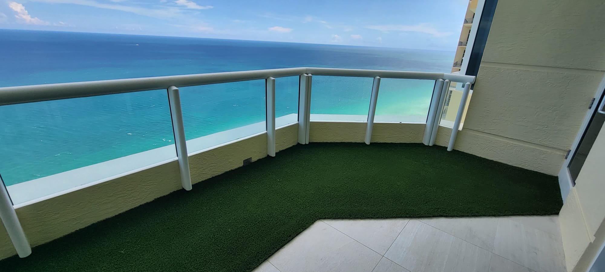 American Artificial Grass Miami Balcony