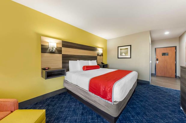 Images Best Western Plus Midwest City Inn & Suites