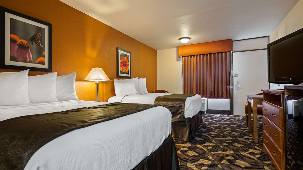 Double Queen Room 