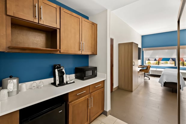 Images Holiday Inn Express & Suites Raleigh NE - Medical Ctr Area by IHG