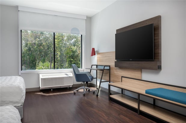 Images Tru by Hilton Brunswick