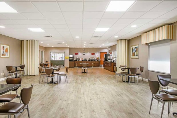 Images Best Western Plus Brunswick Inn & Suites