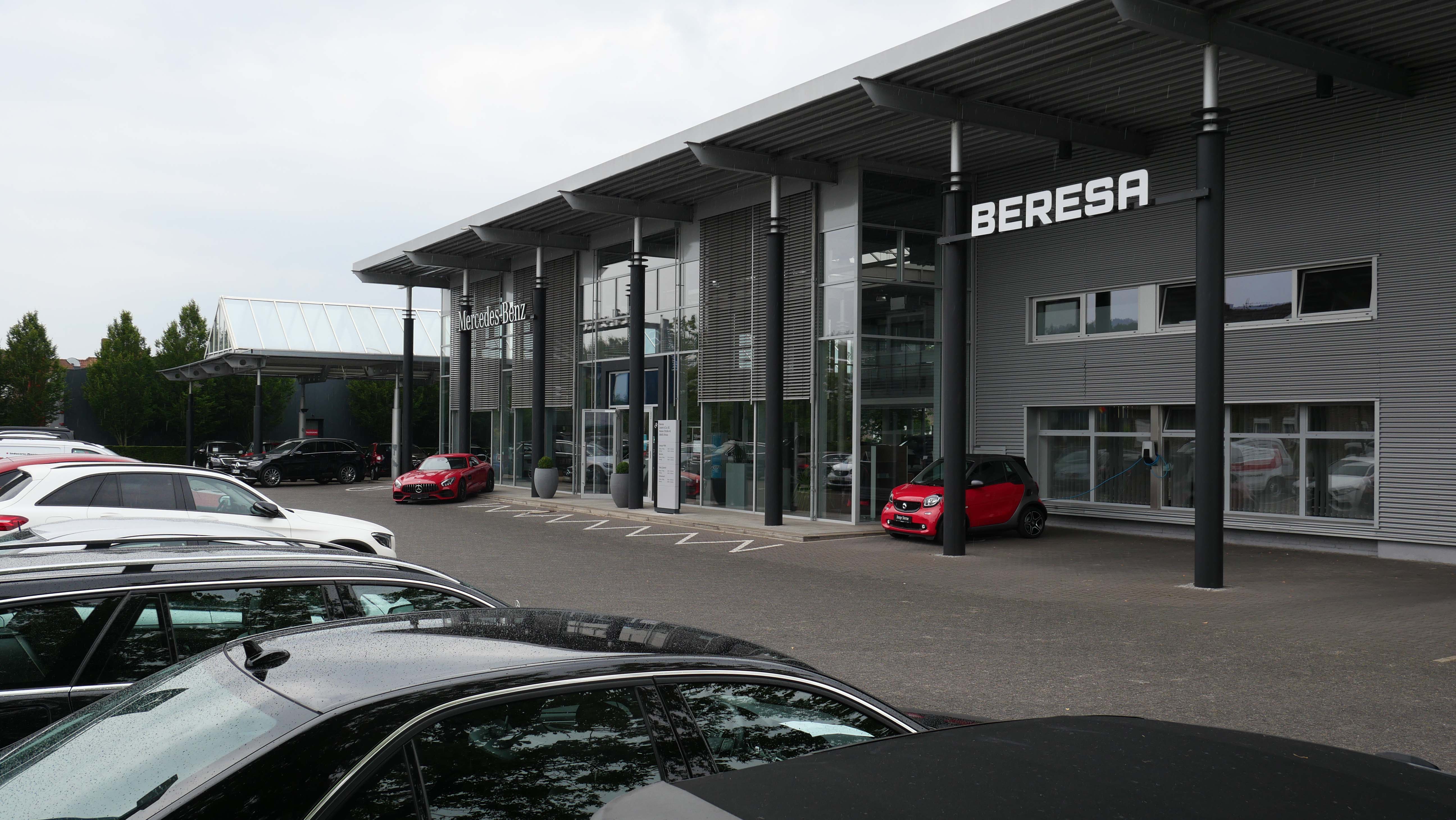 Mercedes-Benz Beresa Ahaus Ausstellung Aussenansicht