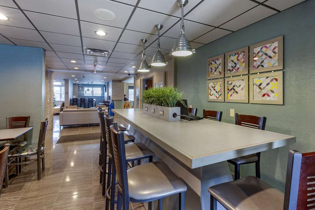 Images Best Western Plus Woodstock Inn & Suites