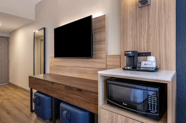 Images Best Western Plus Orlando East- UCF Area