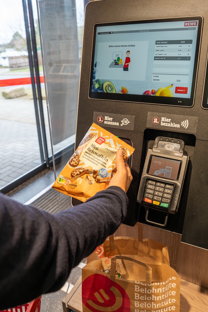 Amalys nahkauf Box, Dorfplatz/ Negenborner Straße in Golmbach