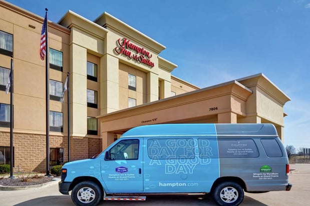 Images Hampton Inn & Suites Peoria at Grand Prairie, IL