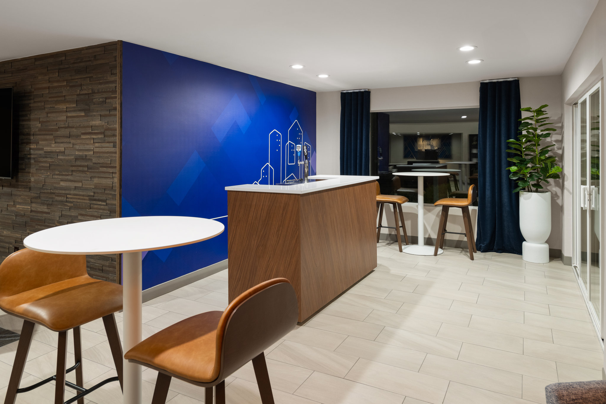 Holiday Inn Express & Suites Paso Robles by IHG Image