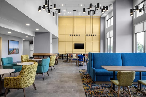 Images Hampton Inn & Suites Moline-Quad City Int'l Aprt