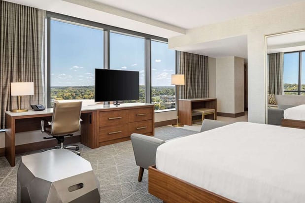 Images Hilton Rochester Mayo Clinic Area