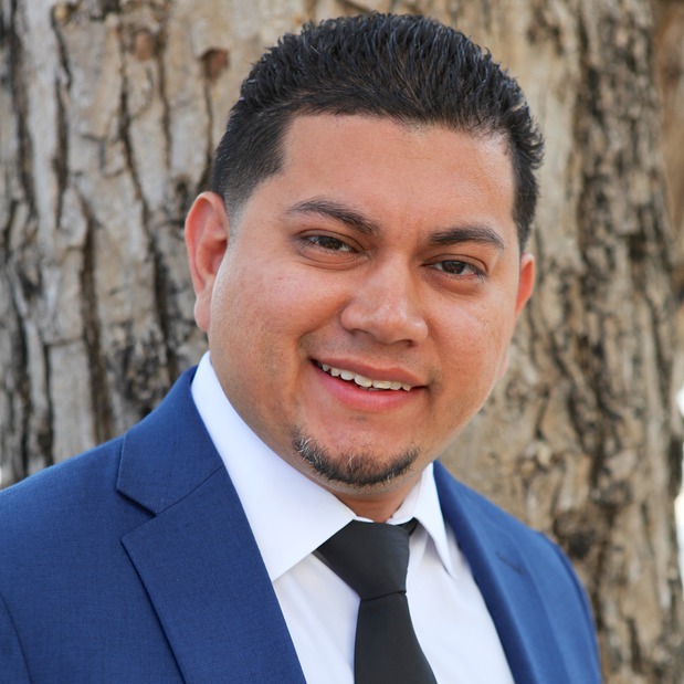 Images Roosvelt Gutierrez, Bankers Life Agent and Bankers Life Securities Financial Representative