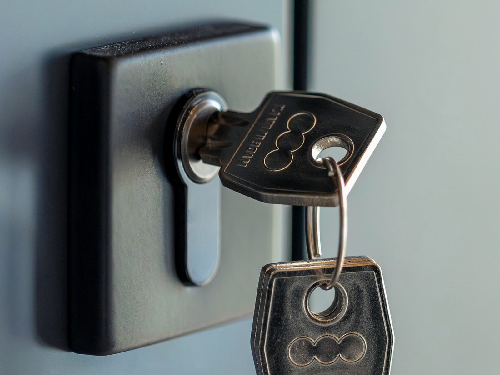 S Yorba Locksmiths