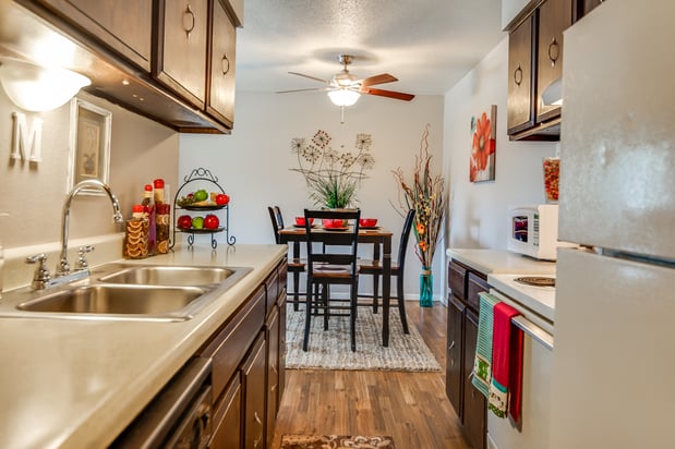 Images Forest Woods Apartments