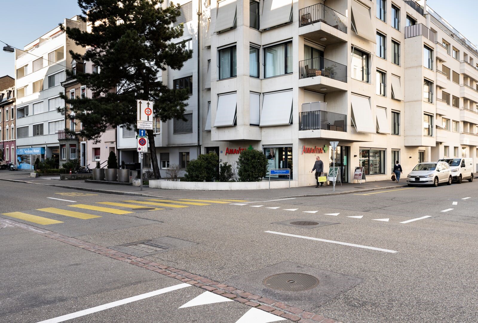 Amavita Apotheke Gundeli, Dornacherstrasse 83 in Basel