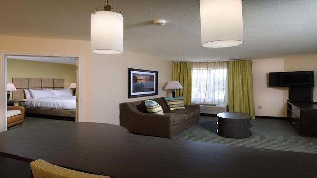 Images Candlewood Suites Newark South - University Area by IHG