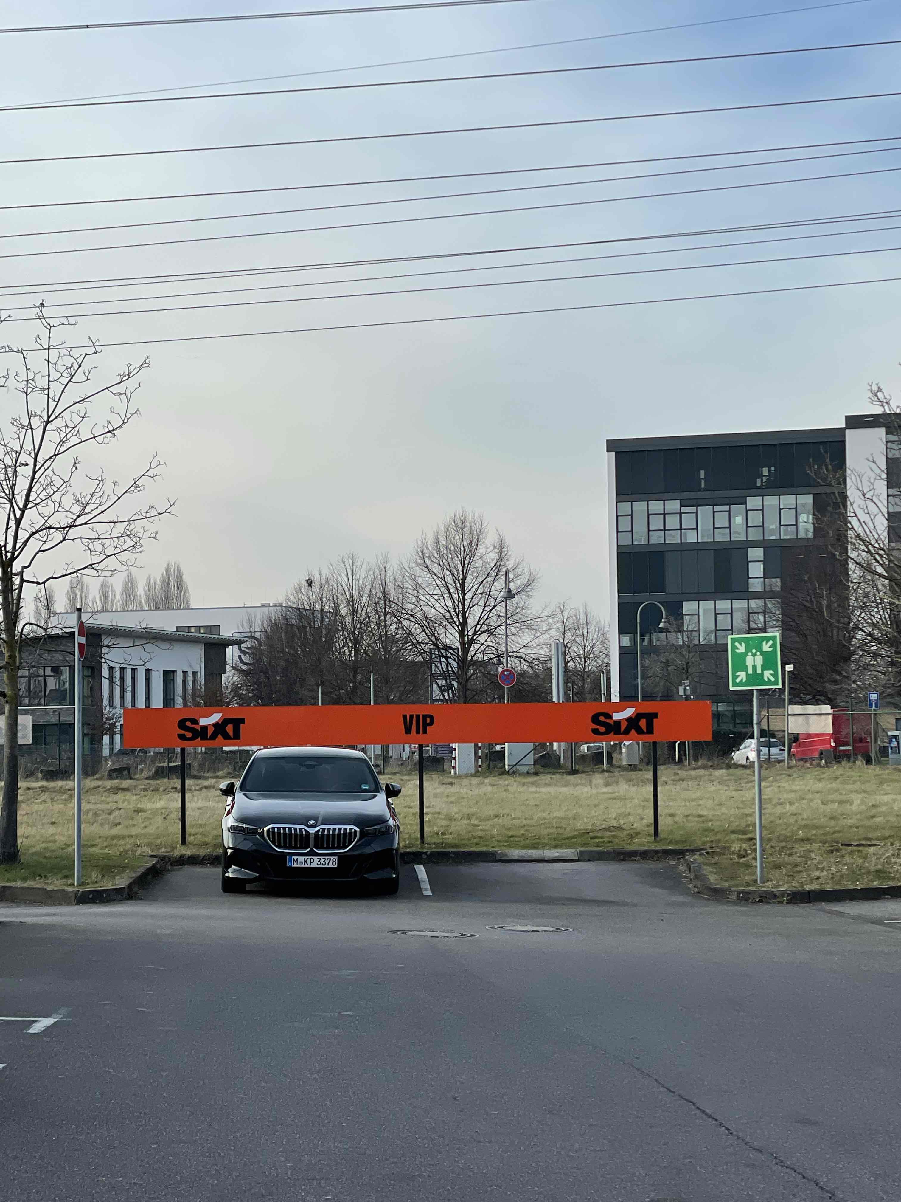 SIXT Mietwagen & Transporter mieten Köln Porz/Gremberghoven, Ettore-Bugatti-Str. 2 in Köln