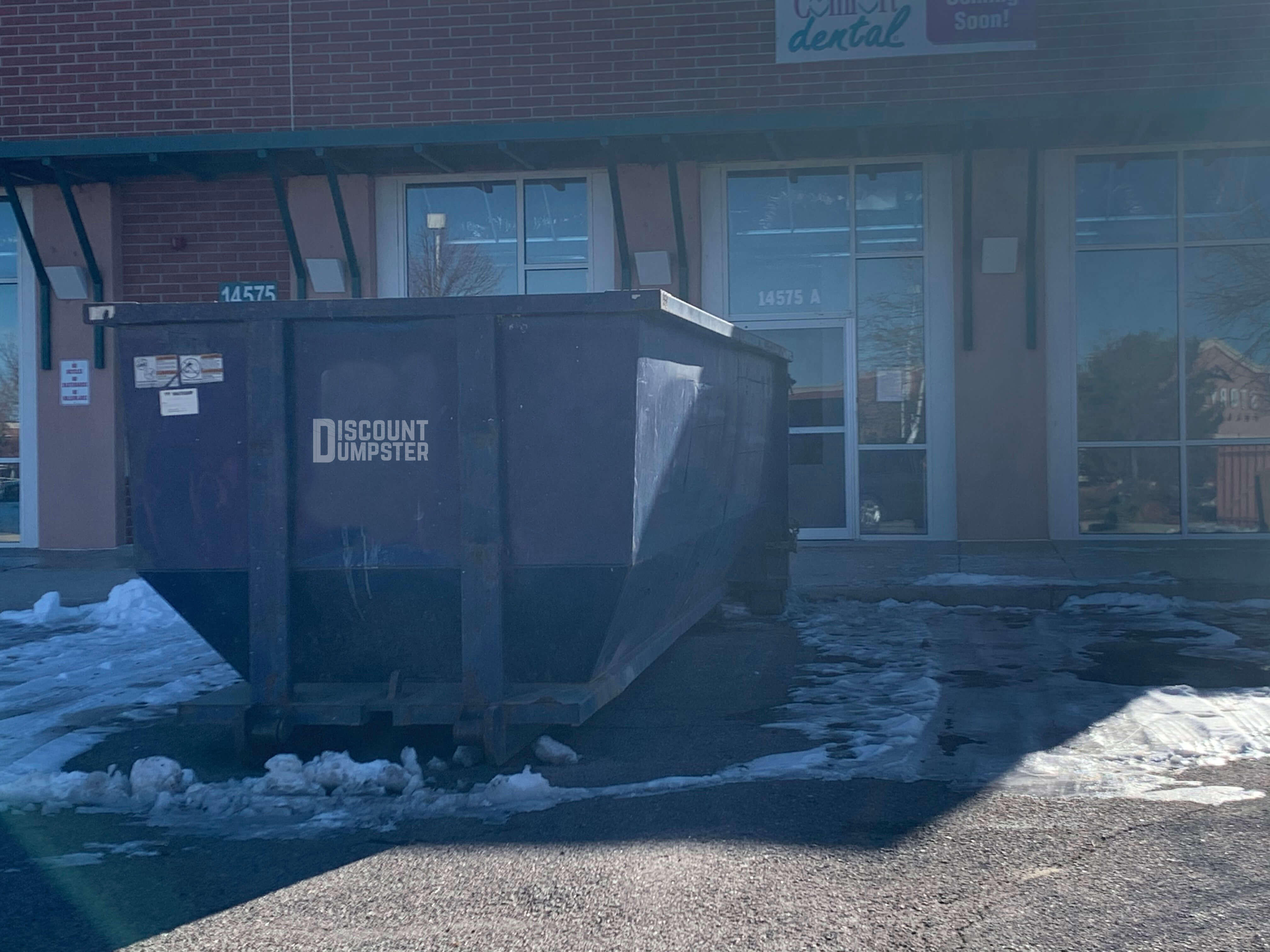 Discount dumpster has dumpsters for commercial waste removal in Denver co