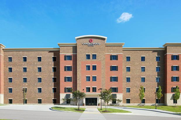 Images Candlewood Suites Building 10050