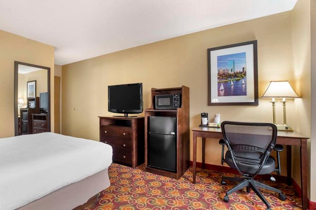 Images Best Western Plus The Inn at Sharon/Foxboro