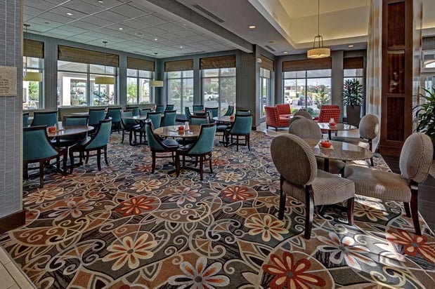 Images Hilton Garden Inn Tulsa Midtown