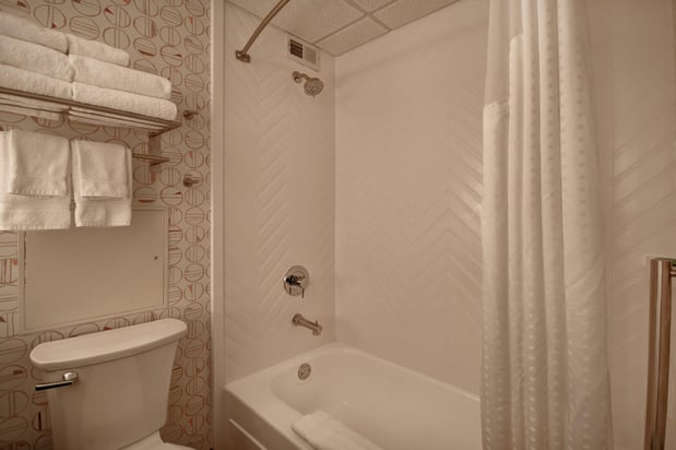 Images Holiday Inn Lancaster by IHG