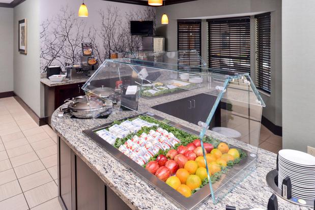 Images Staybridge Suites Ofallon Chesterfield by IHG