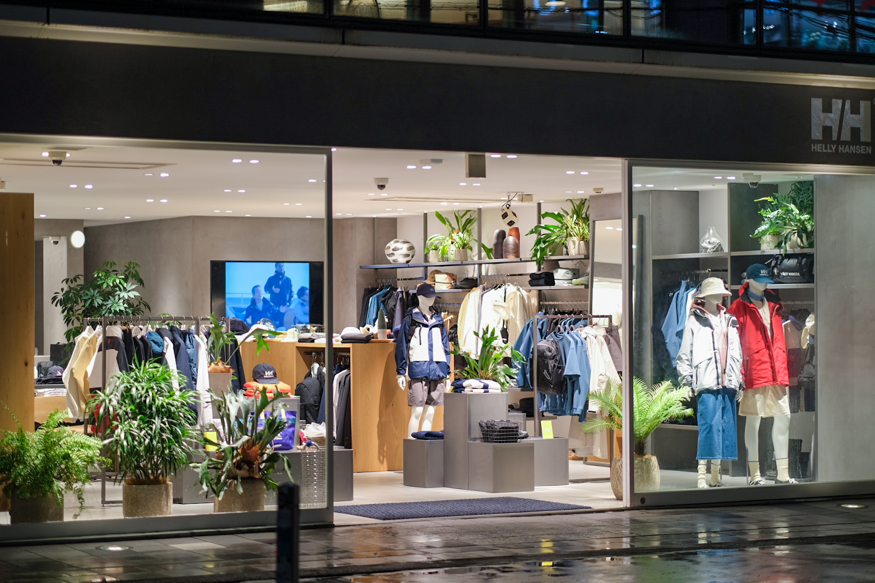 Images HELLY HANSEN (ヘリーハンセン) 原宿