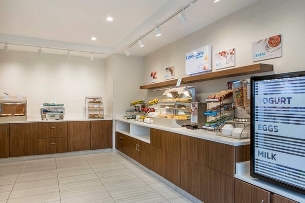 Images Holiday Inn Express & Suites Chicago West - St Charles by IHG