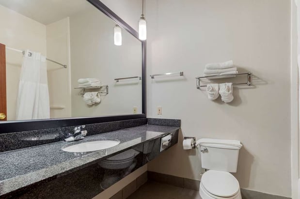 Images Best Western Plus McKinney Inn & Suites
