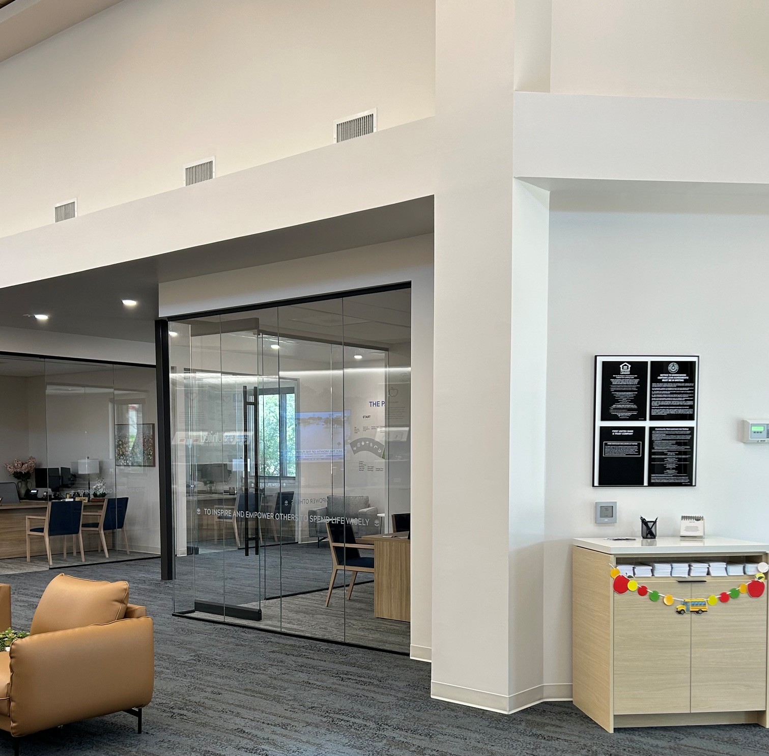 First United Bank - Bulverde - interior check stand