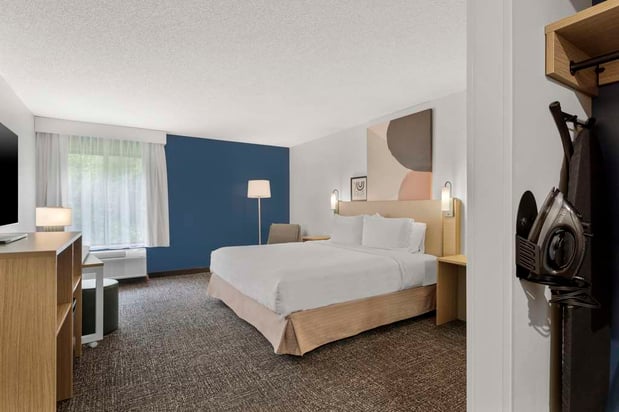 Images Spark by Hilton Newcomerstown