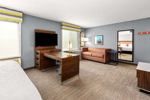 Images Hampton Inn & Suites Fairbanks