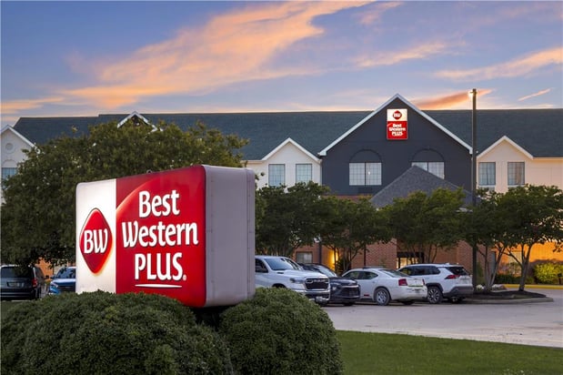 Images Best Western Plus Executive Hotel & Suites