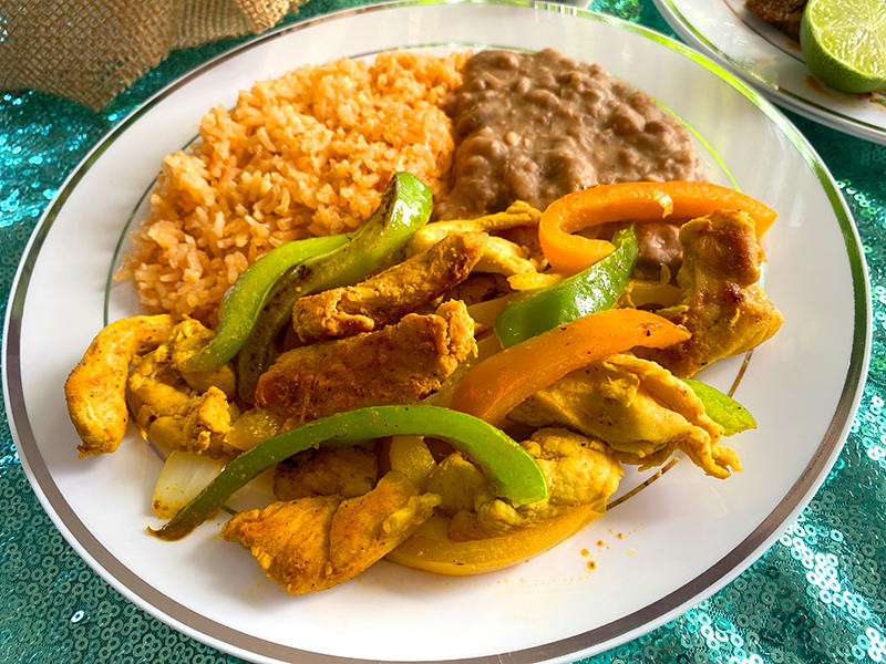 Liliana's Catering - Fajitas de pollo