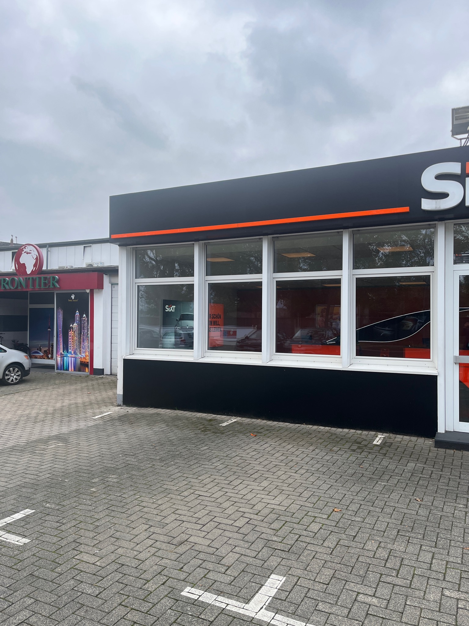 SIXT Autovermietung Krefeld, Sproedentalstr. 4 in Krefeld