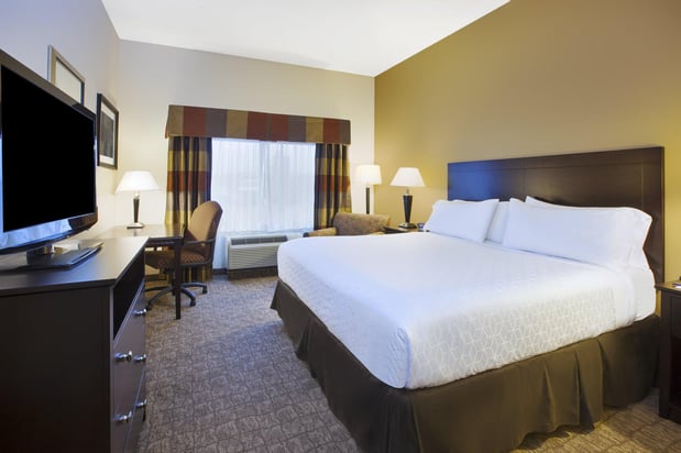 Images Holiday Inn Express & Suites Wheeling by IHG
