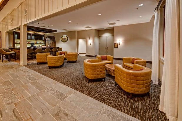 Images Black Fox Lodge Pigeon Forge, Tapestry Collection by Hilton
