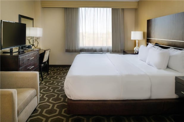 Images Embassy Suites by Hilton St. Louis Airport
