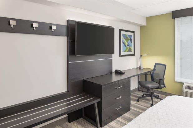 Images Holiday Inn Express & Suites Greenville-I-85 & Woodruff Rd by IHG